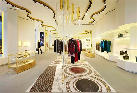 Versace Boutique Düsseldorf (@versaceboutiqueduesseldorf)